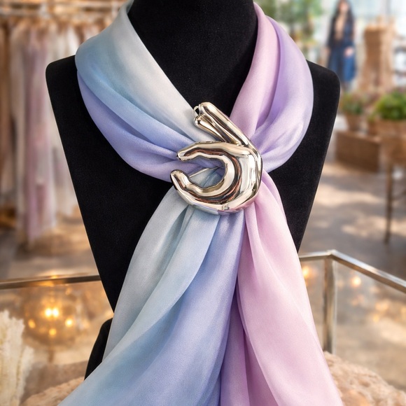 She_Stylish Jewelry - Chic Silver Brooch for Women